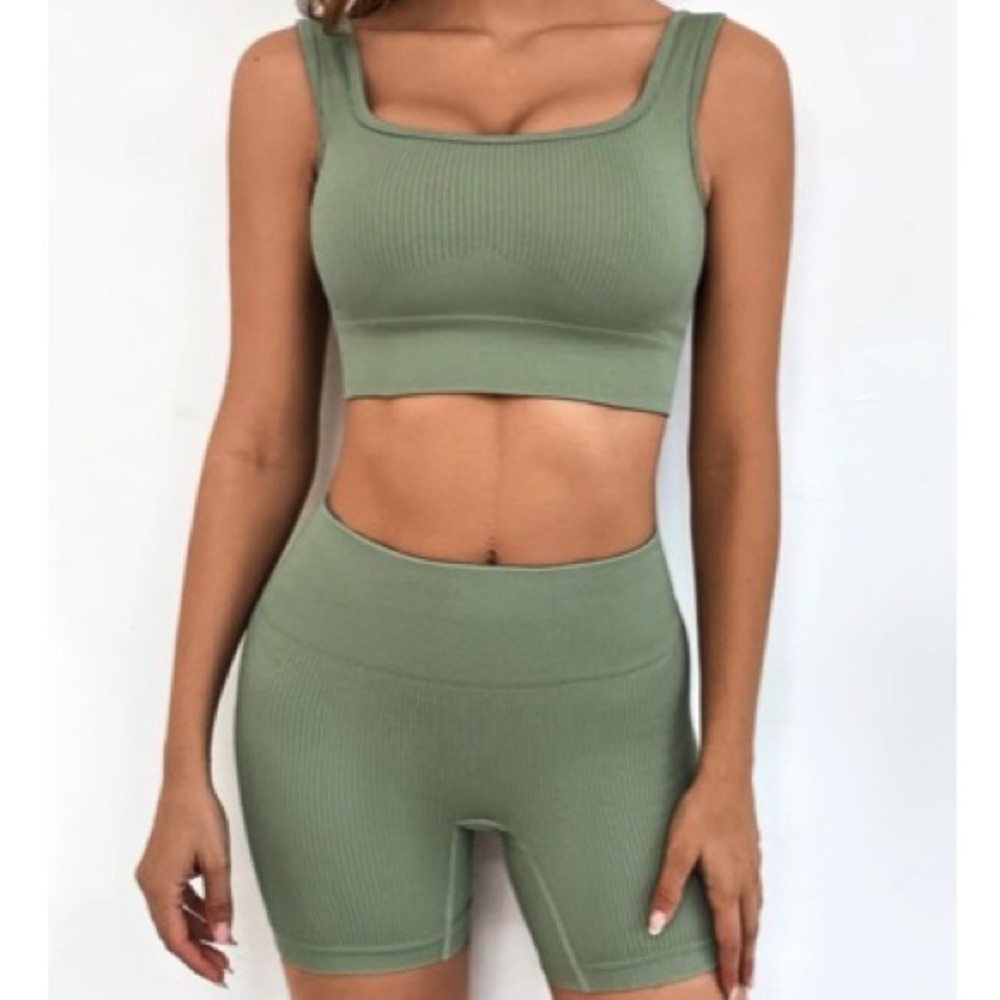Shein Women’s Mint Green Seamless High Stretch Sports Bra With Biker Shorts